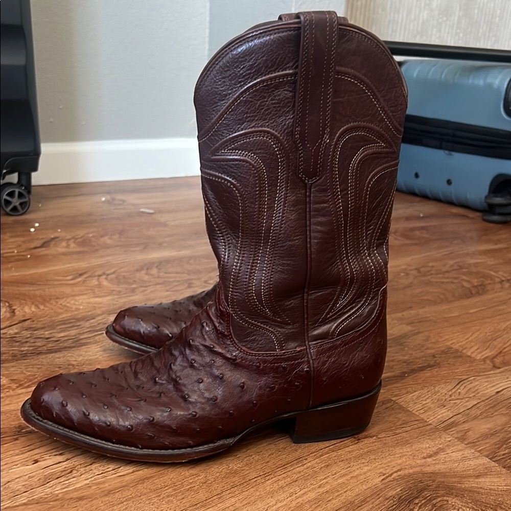 Brown Leather Western Cowboy Boots with Decorative Stitching